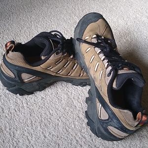 Men's Merrell Shoes. Continuum Vibram. Size 9. Tan/Brown/Black.